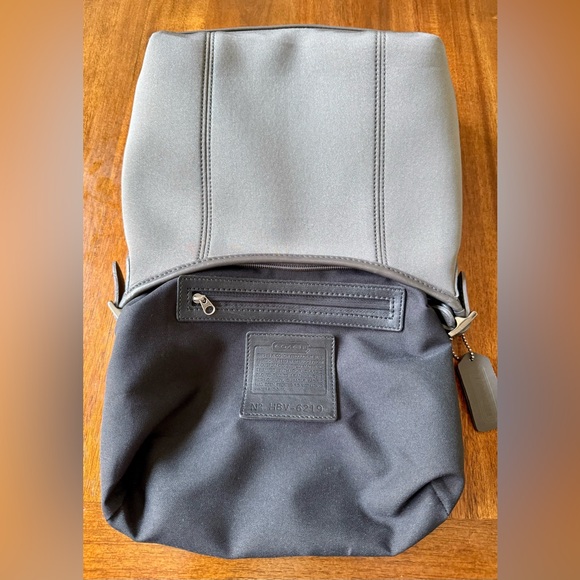 Vintage Coach Neo Crescent Bag Gray Made in Mexico - Picture 10 of 11